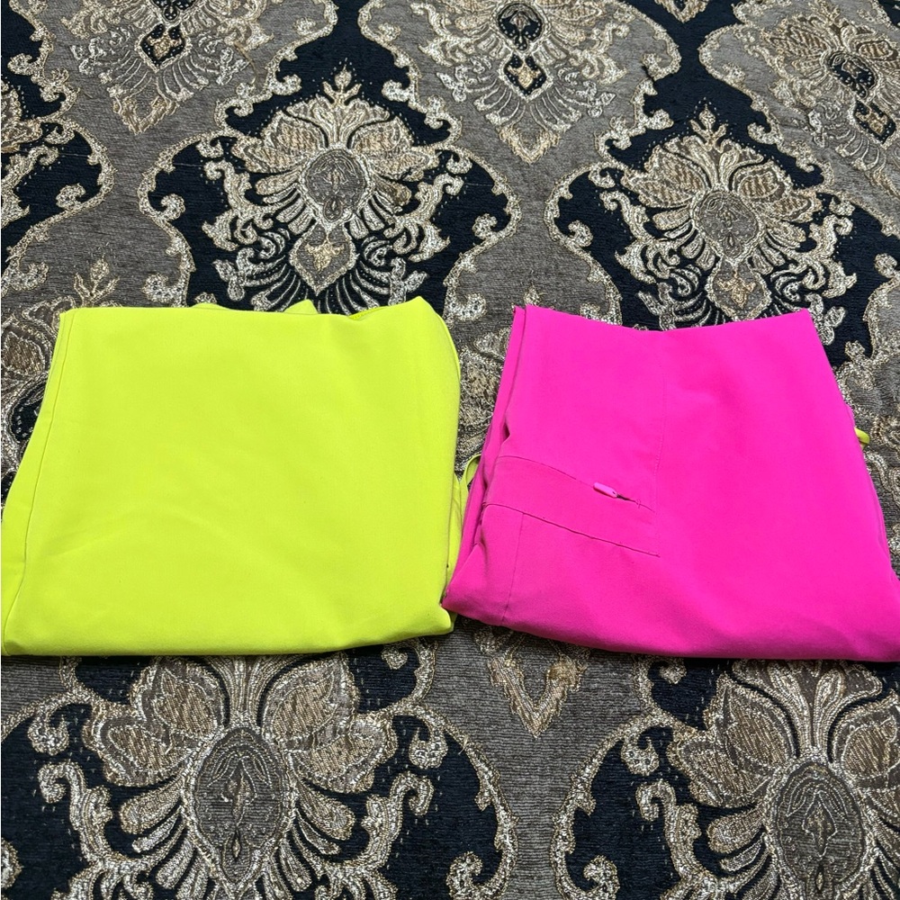FIGS Muoy™ Shocking Pink / Zamora™ Limeade High Waisted Jogger Scrubs (Set of 2)